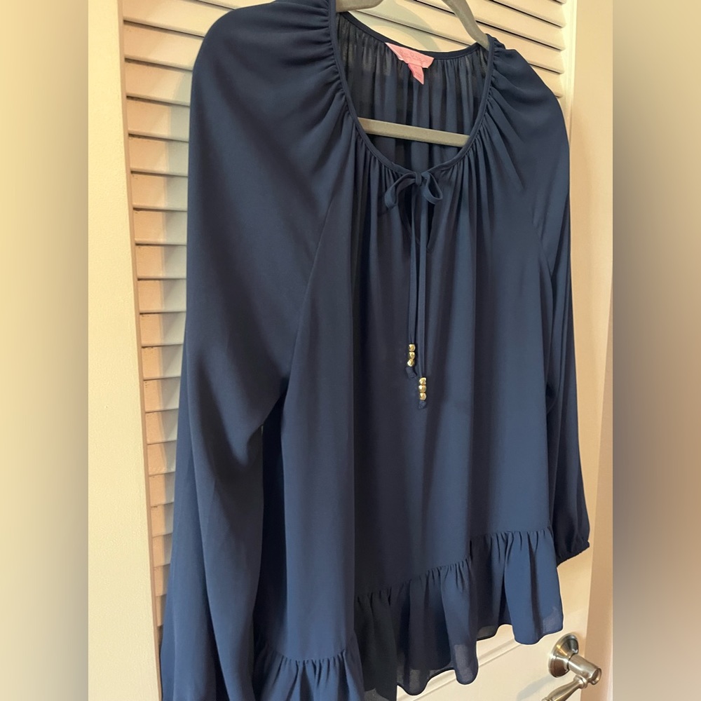 Lilly Pulitzer Tensley true navy blue top w/ ruffled bottom, Medium, GUC